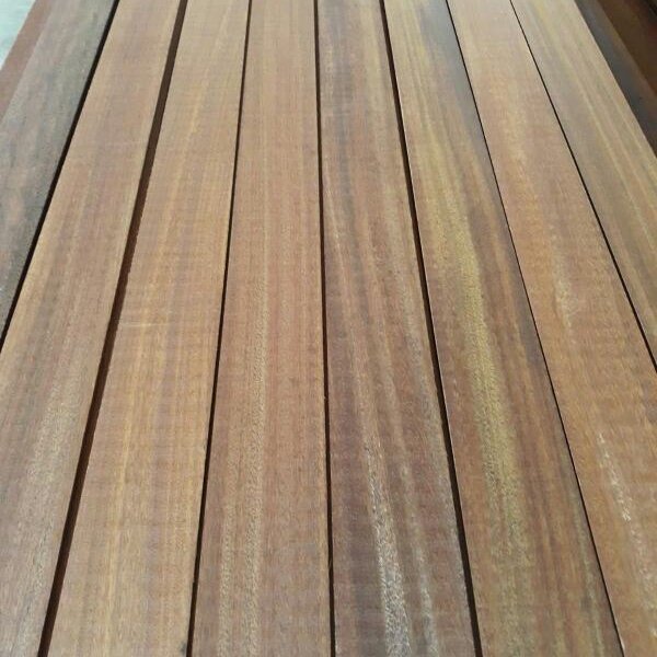Objeto BIM de Tarima de madera maciza - Okán, 500x70mm ANFP